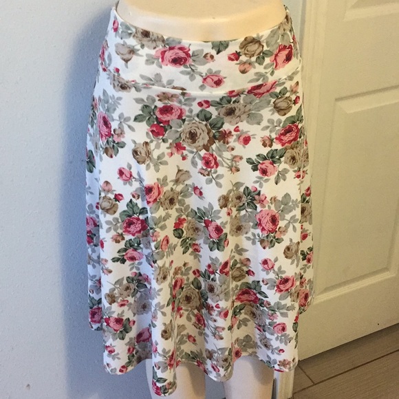 Skirt - Picture 1 of 2